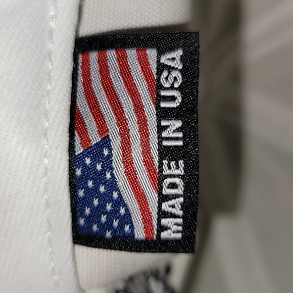 Made in USA. Pendleton Whisky. Military Appreciation Edition. Adjustable strap - Picture 2 of 11